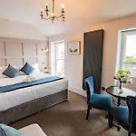 Superb Marina Studio- Sleeps 3 *