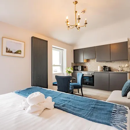 Superb Marina Apartment