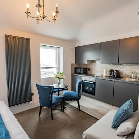 Superb Marina Apartment